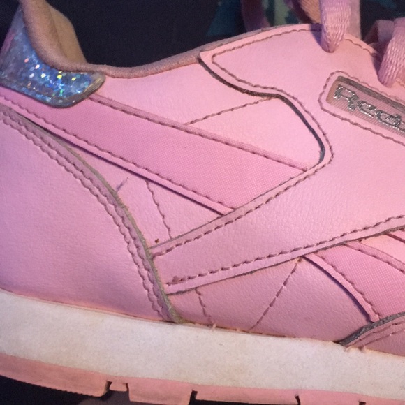 Reebok - Picture 3 of 6